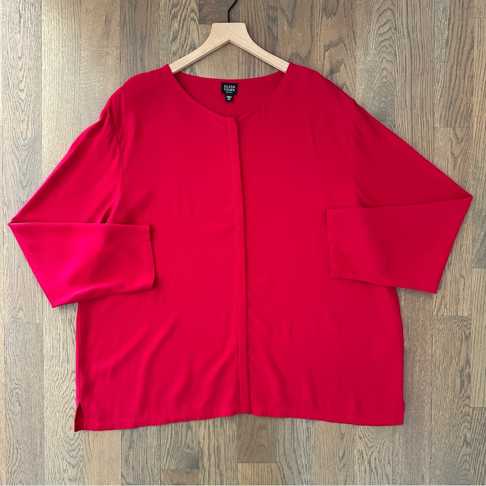 Eileen Fisher Woman Silk Crepe Round Neck Button Front Blouse in Red 2X - Picture 6 of 9